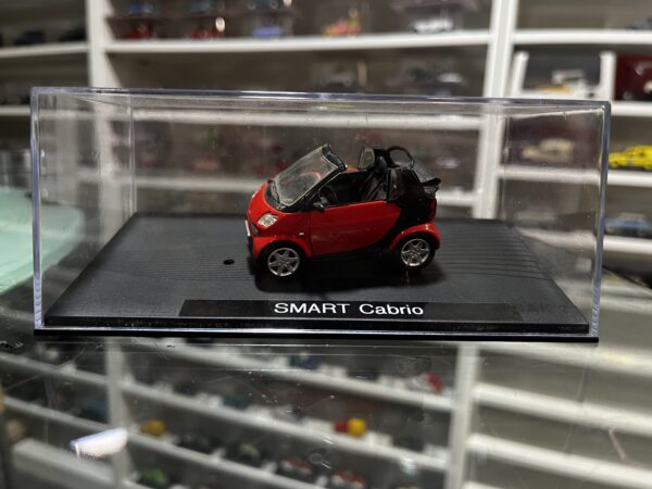 Smart Cabrio Rouge et Noire 1/43