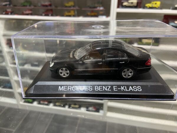 Mercedes Benz E-Klass 1/43
