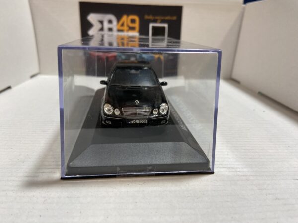 Mercedes Benz E-Klass 1/43 – Image 2