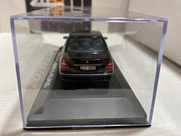 Mercedes Benz E-Klass 1/43 – Image 3