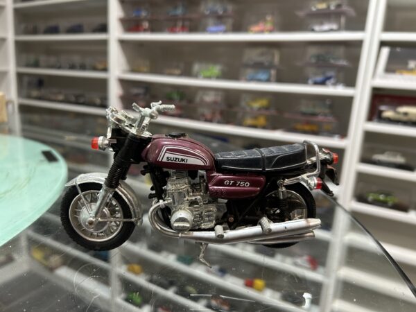 Suzuki GT 750 Polistil 1/15