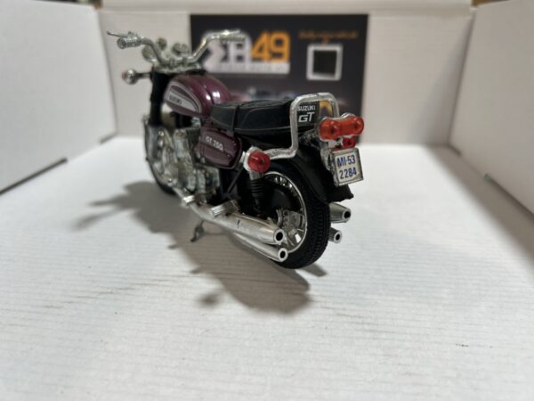 Suzuki GT 750 Polistil 1/15 – Image 3