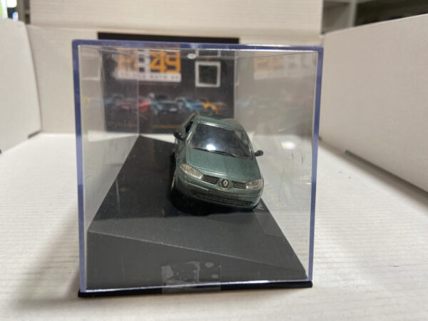 Renault Megane Coupé 2 Vert Métal 1/43 – Image 2