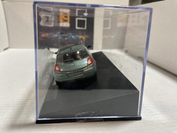 Renault Megane Coupé 2 Vert Métal 1/43 – Image 3
