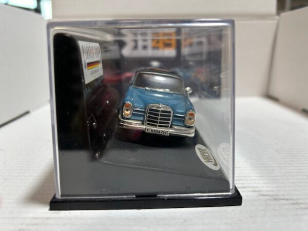 Mercedes Benz 220 SE Saloon Limited Edition of 1488 1/43 – Image 2