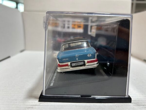 Mercedes Benz 220 SE Saloon Limited Edition of 1488 1/43 – Image 3
