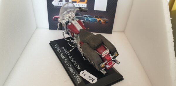 Harley Davidson FLHRCT Road king Classic 2000 1/18 – Image 3