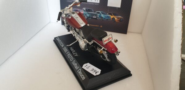 Harley Davidson 2000 FXSTD Softail Deuce 1/18 – Image 3