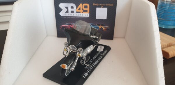 Harley Davidson 1999 FLHT Electra Glide Standart 1/18 – Image 2