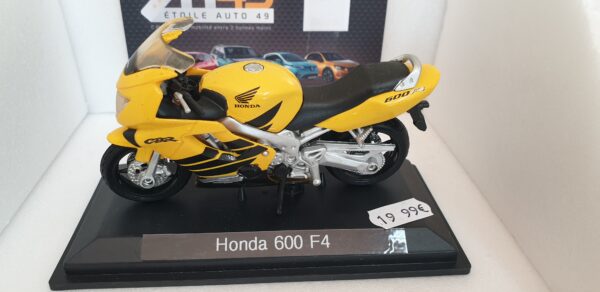 Honda CBR 600 F4 1/18