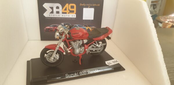 Suzuki 600 Bandit 1/18