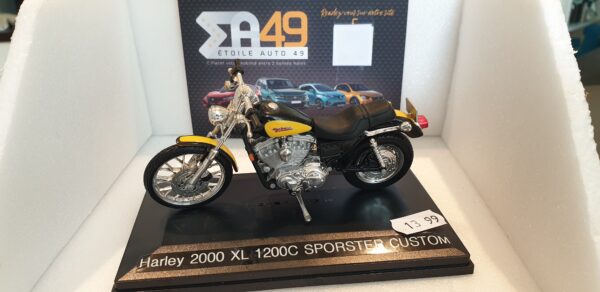 Harley 2000 XL 1200C Sportster Custom 1/18