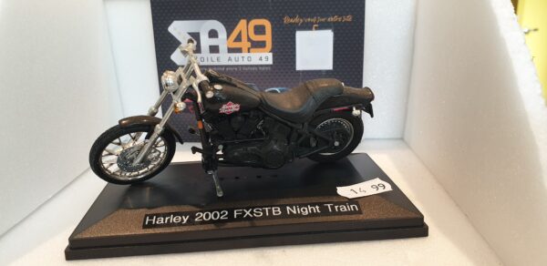 Harley 2002 FXSTB Night Train 1/18