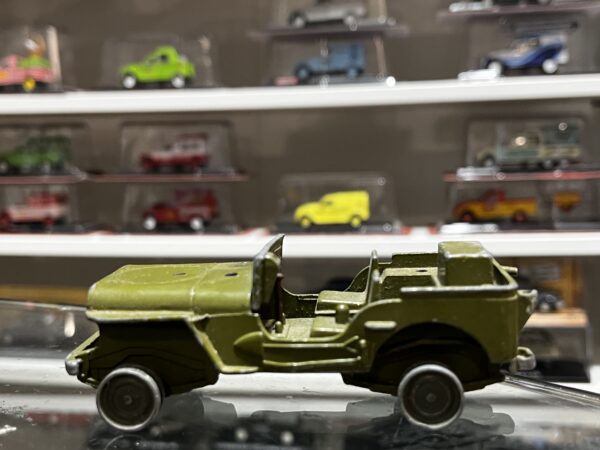 US Jeep Dinky Toys 1/43