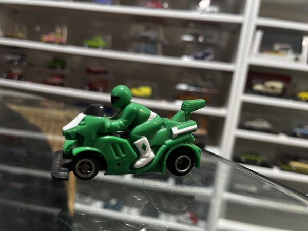 TCR MK4 Power Rangers vert