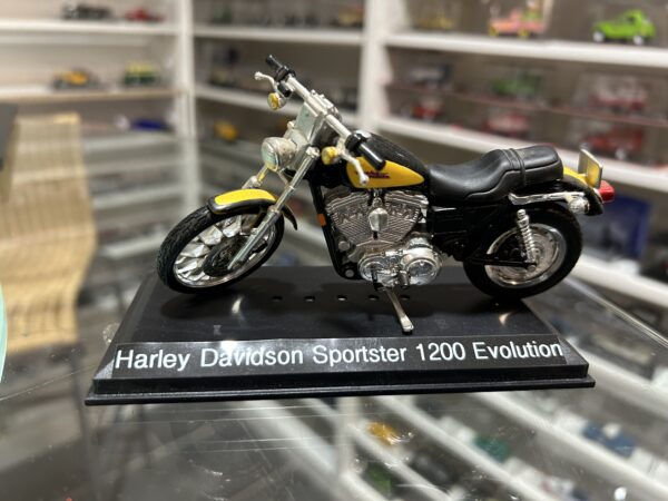 Harley Davidson Sportster 1200 Evolution Maisto 1/18