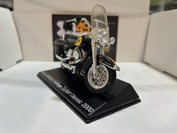 Harley Davidson Heritage Softail Classic 2000 1/18 Maisto – Image 3