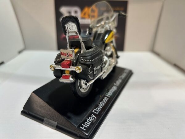 Harley Davidson Heritage Softail Classic 2000 1/18 Maisto – Image 2