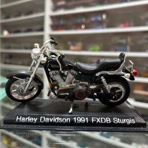 Harley Davidson 1991 FXDB Sturgis 1/18 Maisto