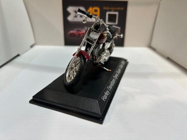 Harley Davidson Dyna Super Glide 2000 1/18 – Image 2