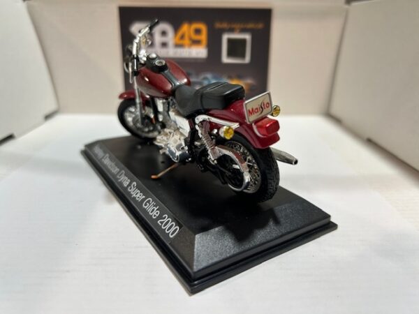 Harley Davidson Dyna Super Glide 2000 1/18 – Image 3
