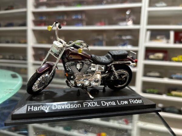 Harley Davidson FXDL Dyna Low Rider 1/18