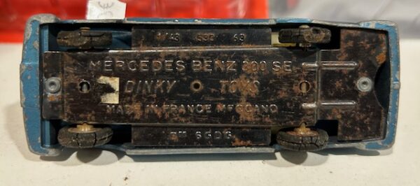 Dinky Toys Mercedes Benz 300 SE – Image 4