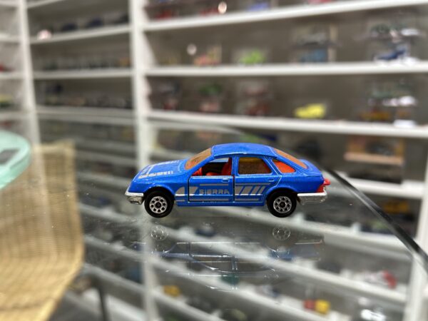 Ford Sierra Majorette 1/58