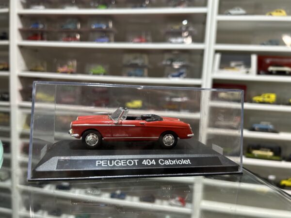 Peugeot 404 Cabriolet Rouge 1/43