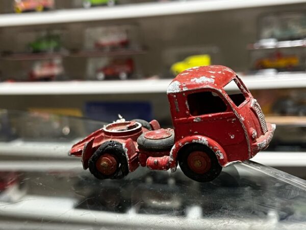 Dinky Toys Tractor Panhard