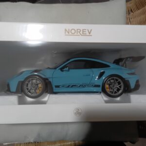 Porsche 911 GT3 RS w/Weissach Pack 2022 Bleu clair 1/18