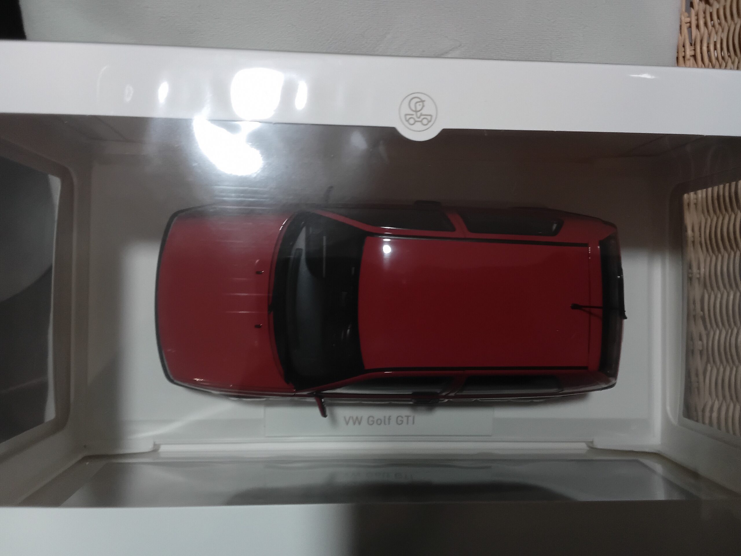 VW Golf GTI 1996 Rouge Flash 1/18 – Image 8