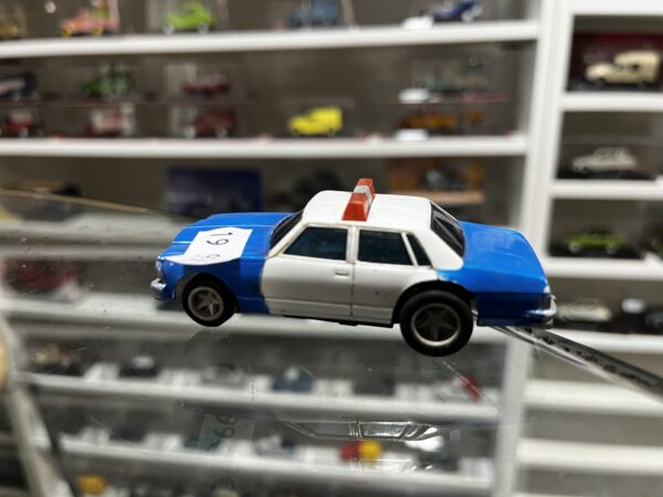 Voiture de Circuit Police Matchbox