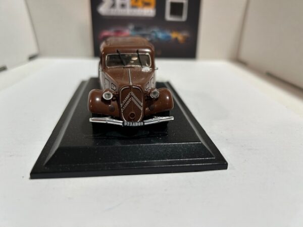Traction 11 BL Fourgonnette 1937 1/43 – Image 3