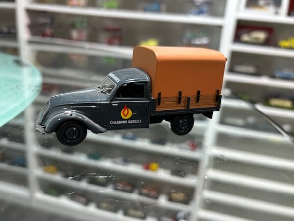 Peugeot 202 "Charbons Jacques" Norev 1/43