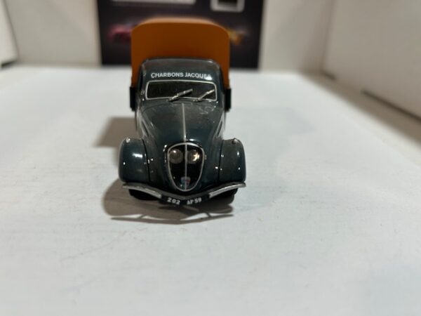 Peugeot 202 "Charbons Jacques" Norev 1/43 – Image 2