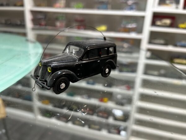 Renault Juvaquatre 1939 1/43