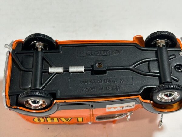 Panhard Dyna X "Huiles Labo Inox" Eligor 1/43 – Image 4