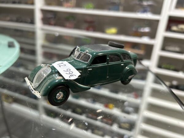 Peugeot 402 Verte Norev 1/43