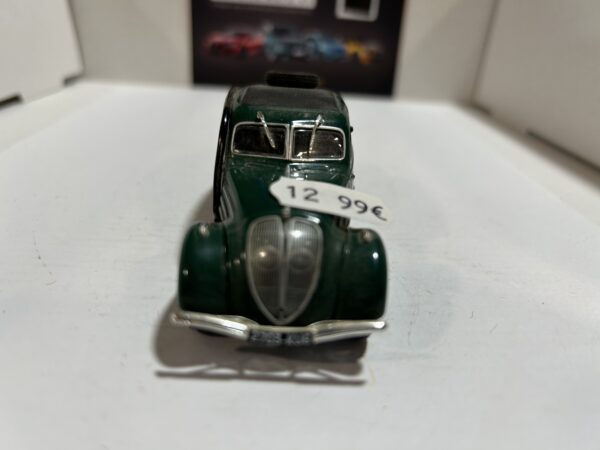 Peugeot 402 Verte Norev 1/43 – Image 2