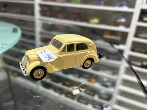 Renault Juva 4 Berline 1938 Eligor 1/43