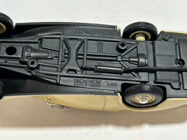 Peugeot 401 Norev 1/43 – Image 4