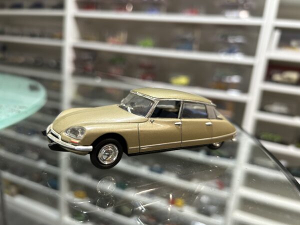 Citroen DS Nostalgie 1/43