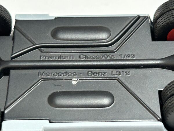 Mercedes Benz Premium ClassicXXs 1/43 – Image 4