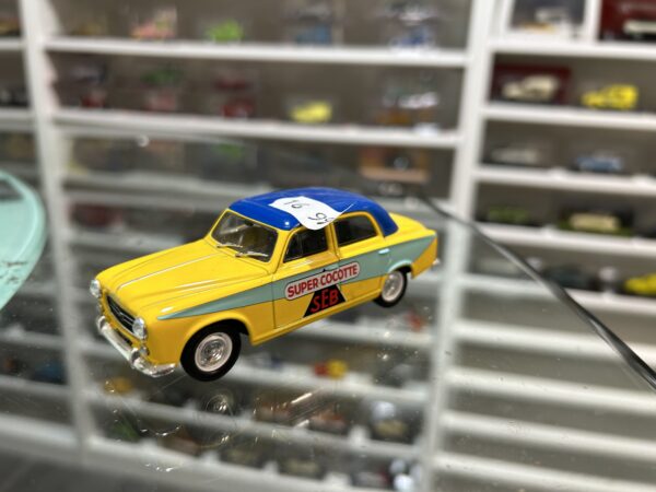 Peugeot 403 Moka Seb Norev 1/43
