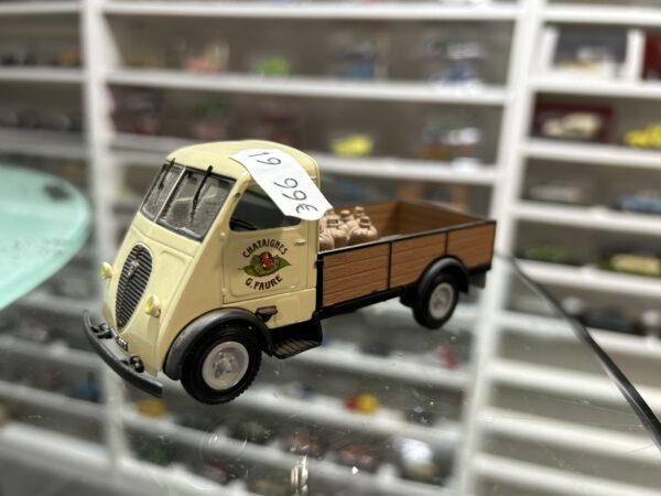 Peugeot Q3A Châtaignes G.Faure Norev 1/43