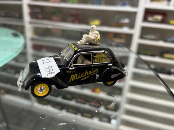 Peugeot 202 Michelin Altaya 1/43