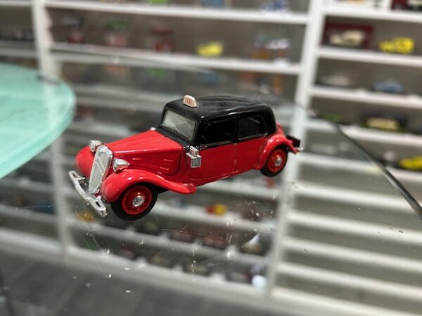 Citroen Traction AV Berline 1938 Eligor Taxi 1/43