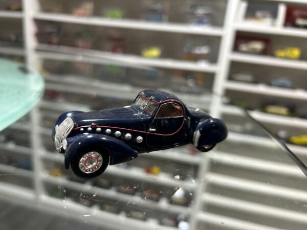 Peugeot 302 Norev 1/43