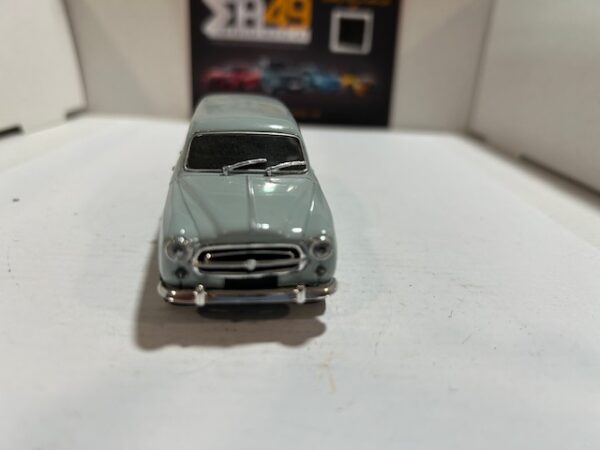 Peugeot 403 Grise Norev 1/43 – Image 2